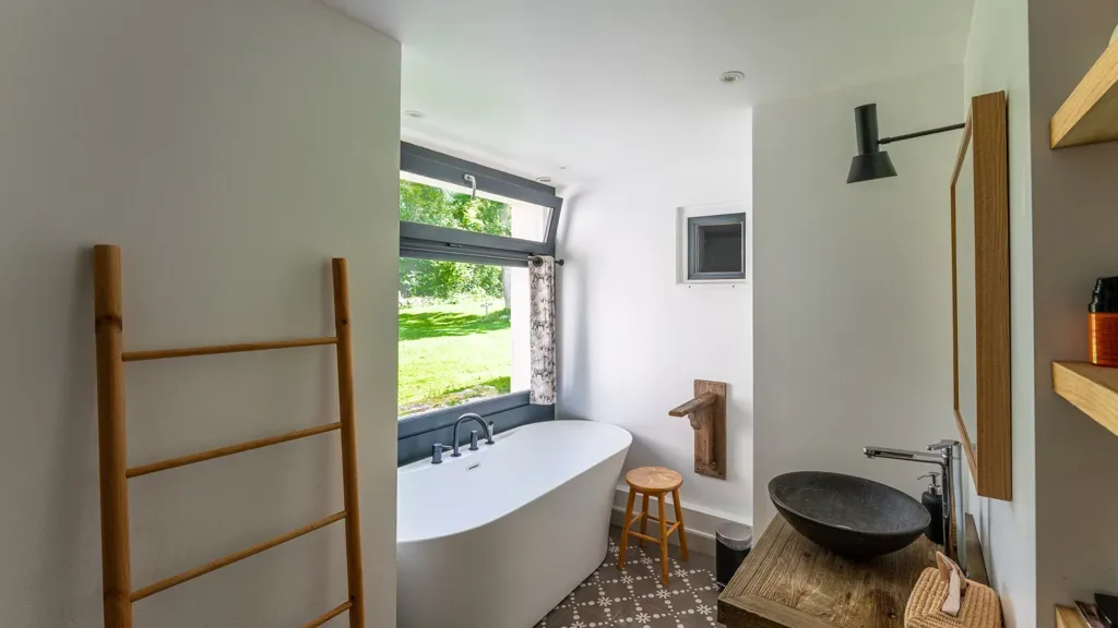 Bathrooms - Renaissance Mill with Equestrian Facilities near Paris