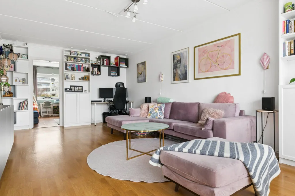 Salón - Bright Apartment with Balcony in Brandbergen