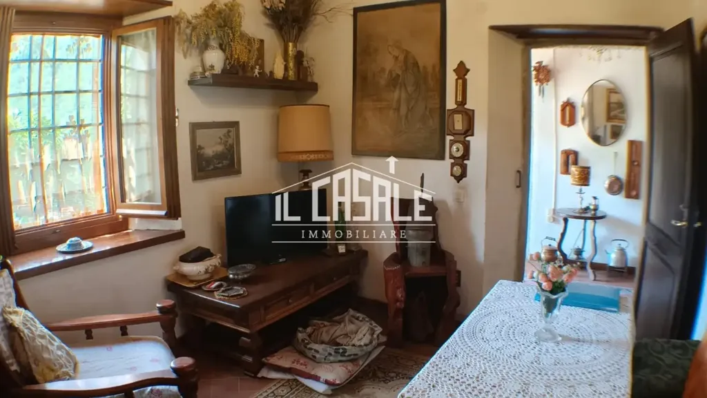 Living Room - Rustic Cottage with Garden in Londa