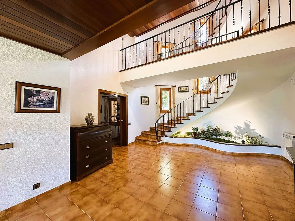 Pièces - Luxury House with Panoramic Views in Arenys de Munt