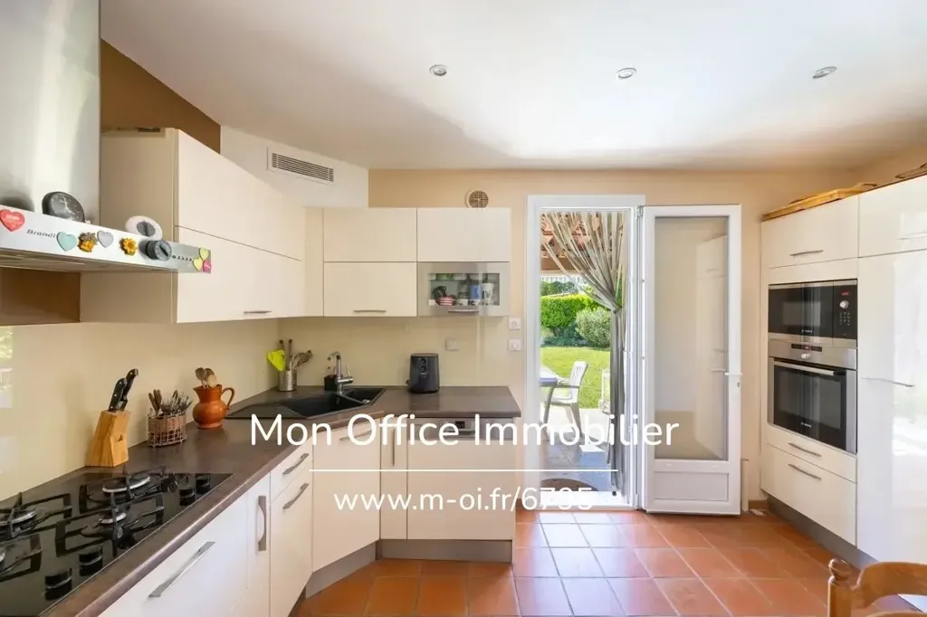 Cucina - House with Pool in Puyricard