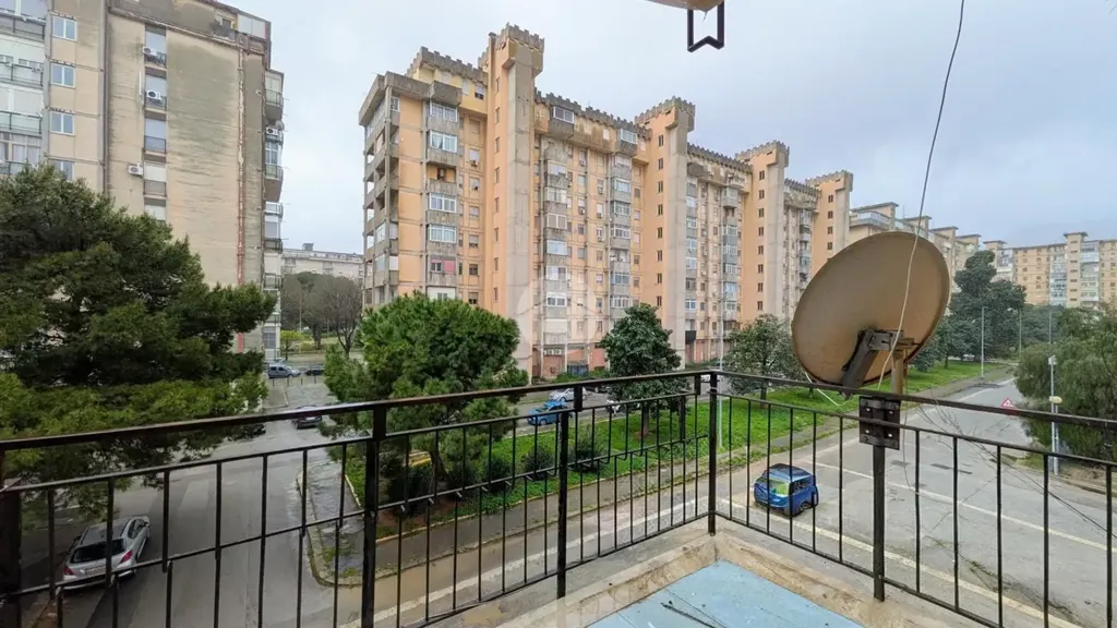 Balcon - 5-Room Apartment with Balcony in Palermo