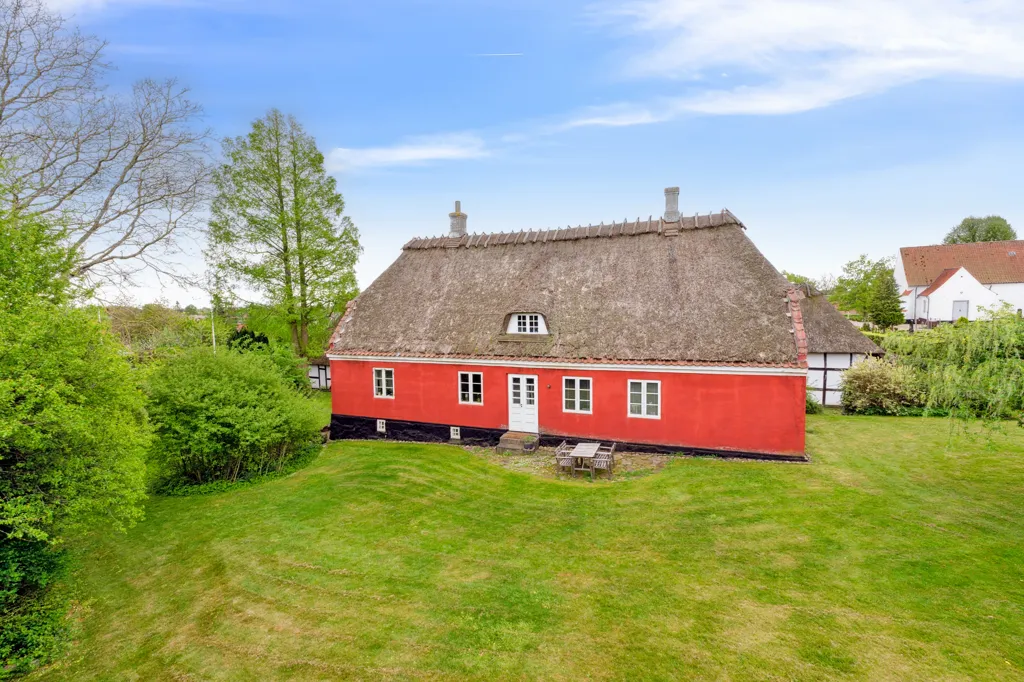 Välivaade - Villa with Multiple Outbuildings in Skårup, Fyn