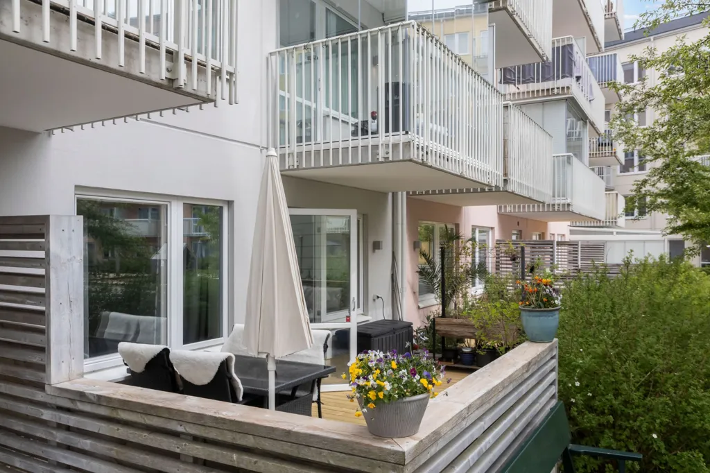 Balcone - Modern Flat with Balcony in Kongahälla