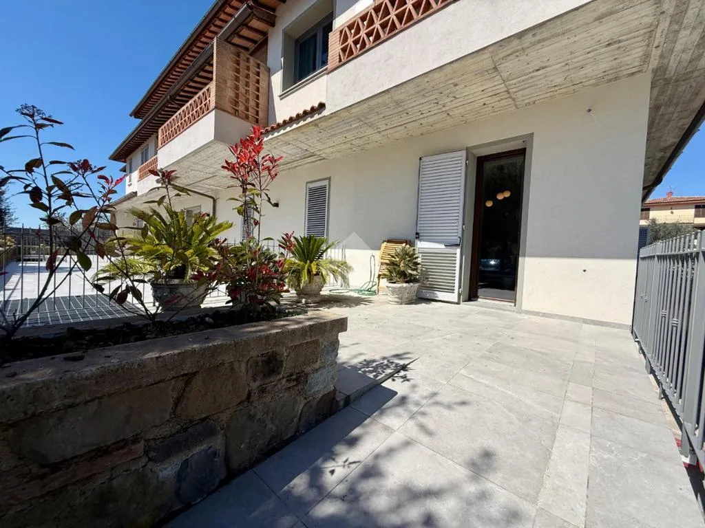 Terrasse - Newly Built Apartment with Private Garden in Reggello