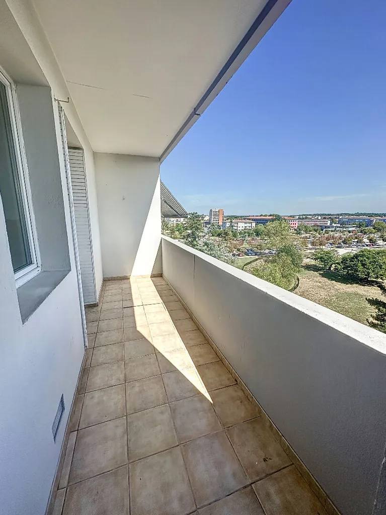 Rõdu - 2-Bedroom Apartment with Balcony in Montauban Centre