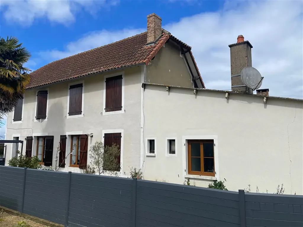 Esterno - 5-Bedroom House with Workshop in Blanzay