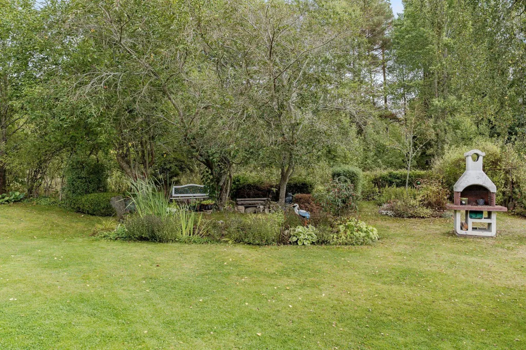 Garden - One-Storey Villa with Garden in Skara