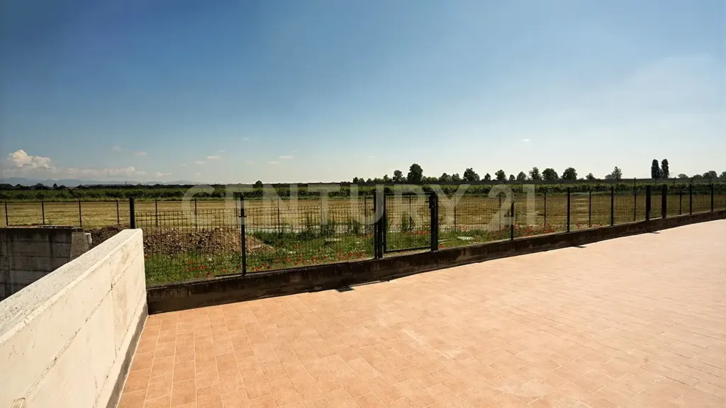 Terrace - New Ground-Floor Flat with Garden in Zevio