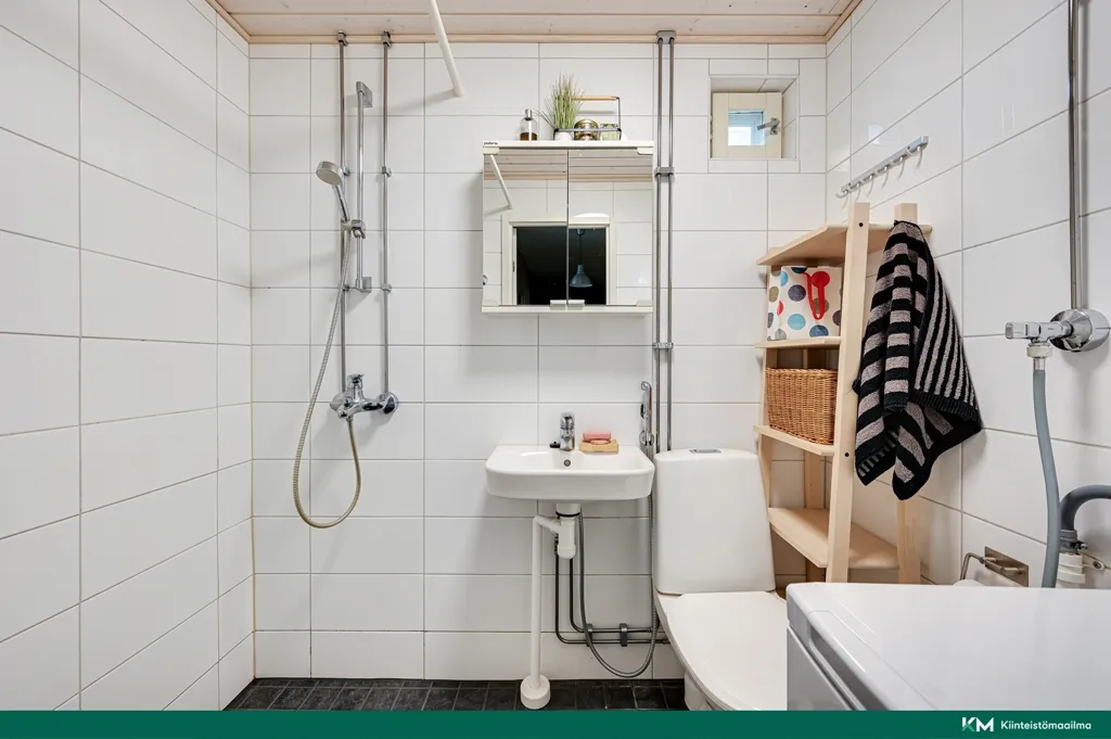 Salles de bain - Modernised Apartment with Terrace in Kellokoski