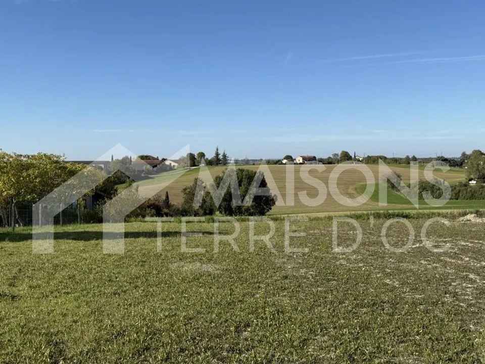 Jardin - Maison de Plain-Pied avec Terrain à Taix