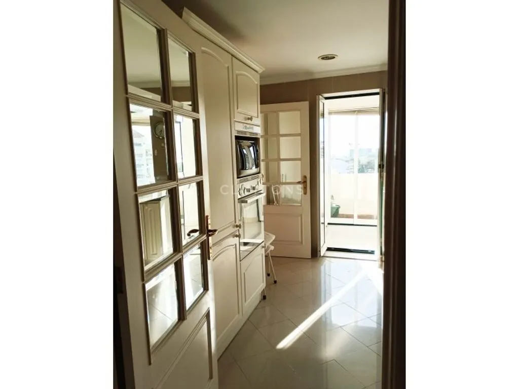 Cuisine - Luxury Apartment with Pool in Monte Estoril, Cascais
