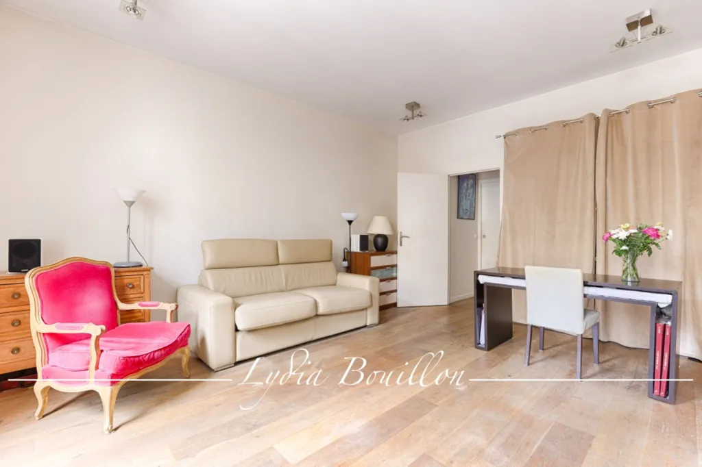 Elutuba - 2-Bedroom Parisian Flat with Office Potential