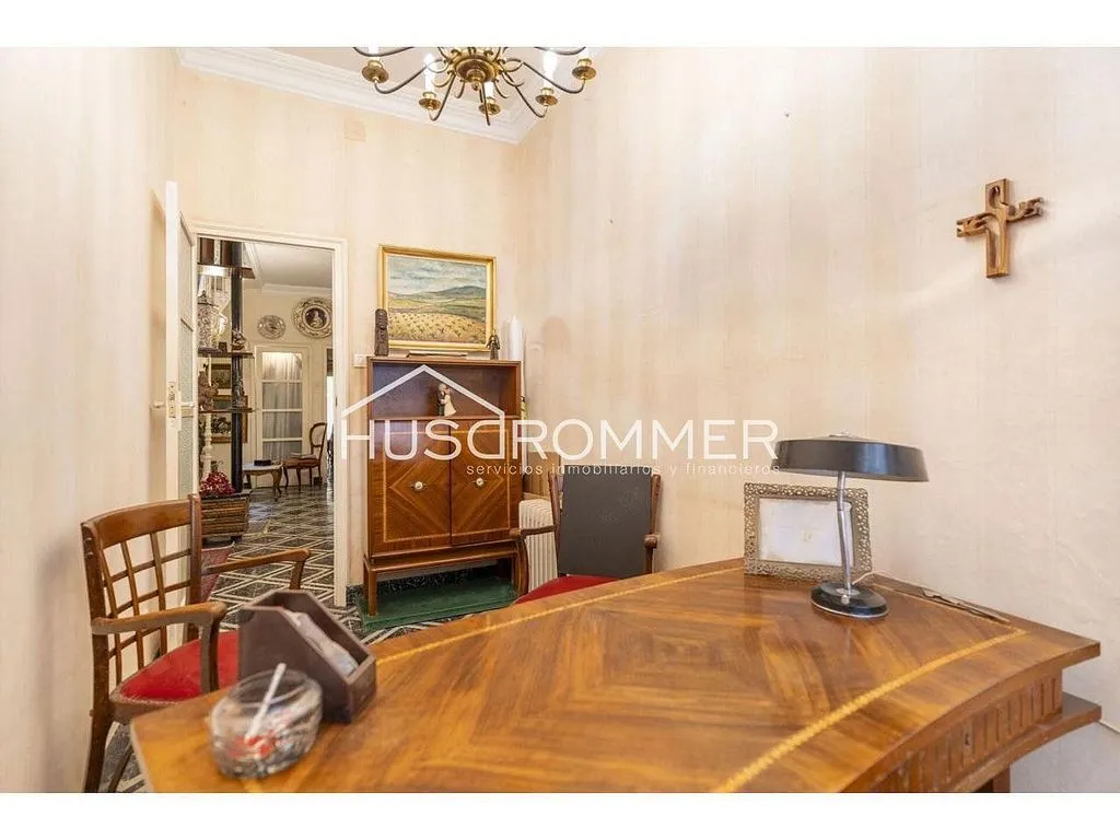 Kabinet - Dual-Unit Property with Central Location in Vila-real