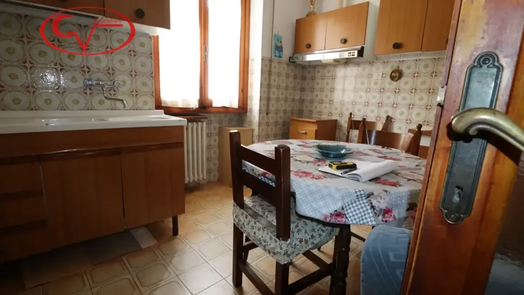 Salle à manger - Semi-Independent Apartment with Garage in Montevarchi