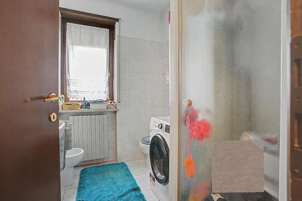 Salles de bain - Two-Level Apartment with Garden in Verona
