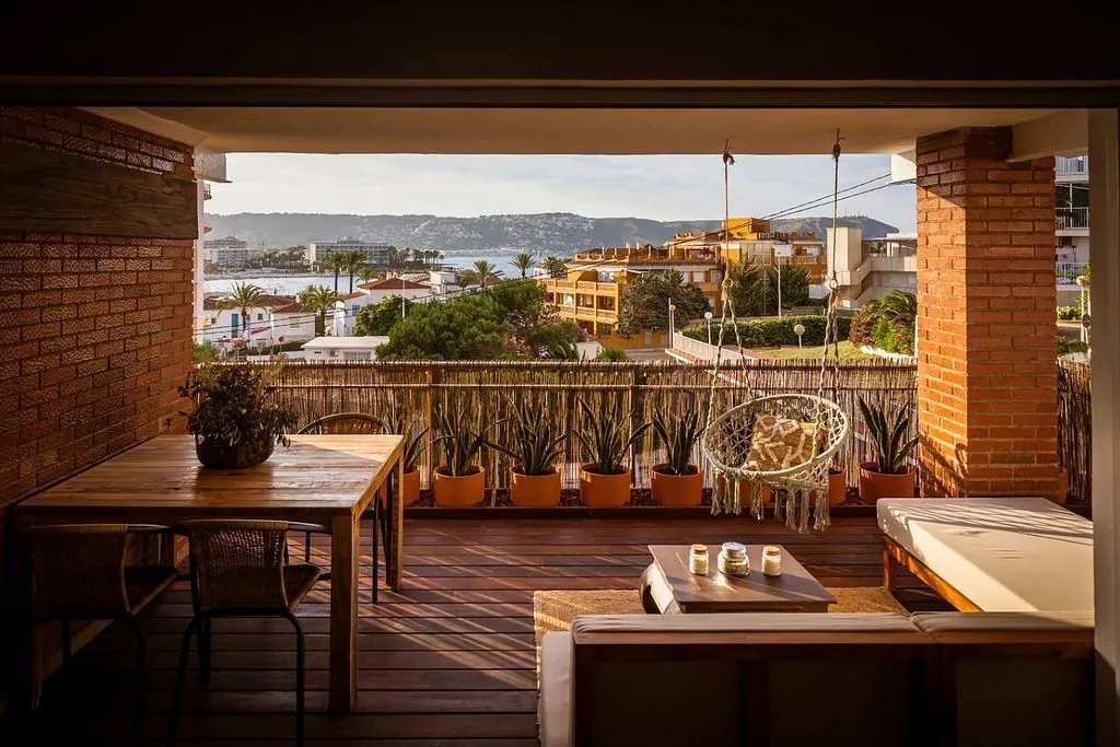 balcony