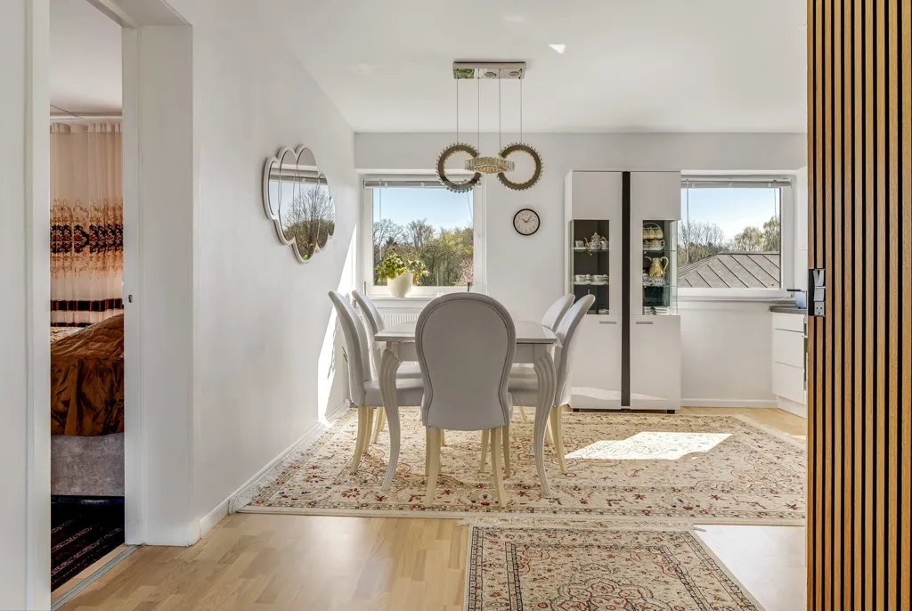 Söögituba - Condo with French Balcony in Hillerød