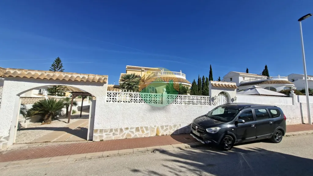 Esterno - South-Facing Villa with Pool in Camposol