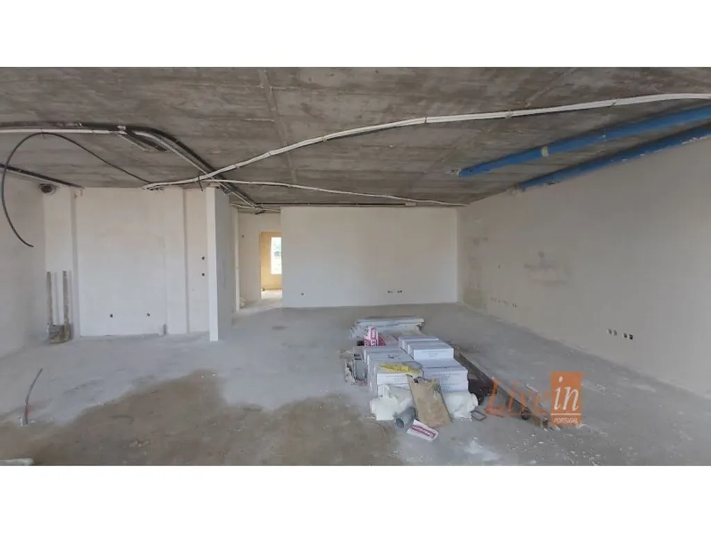 Toad - Modern Detached House with Garden in Mafra