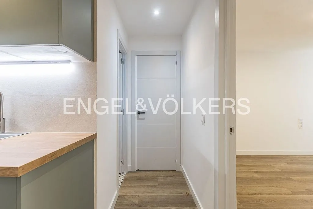 Cuisine - Apartment with Balcony in Collblanc, Barcelona