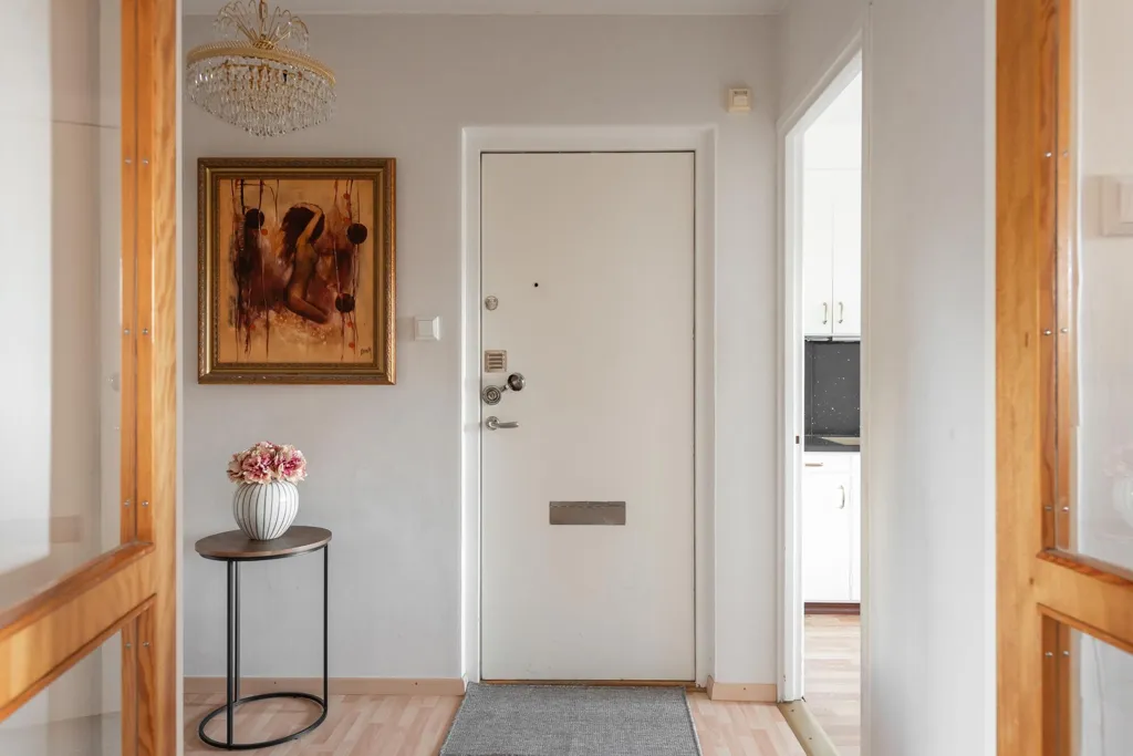 hallway_entrance