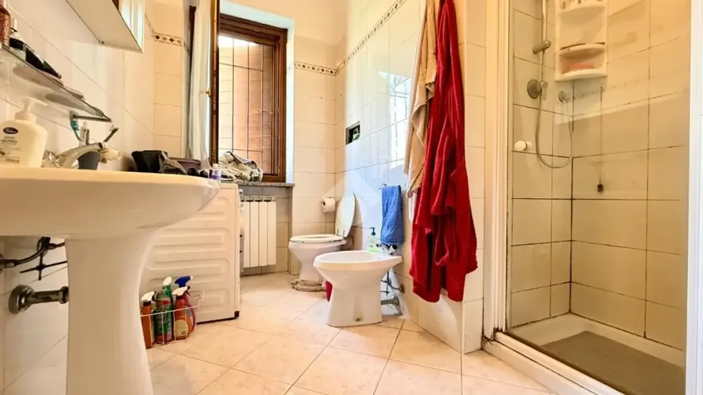 Salles de bain - Ground Floor Apartment with Garage in Vigasio