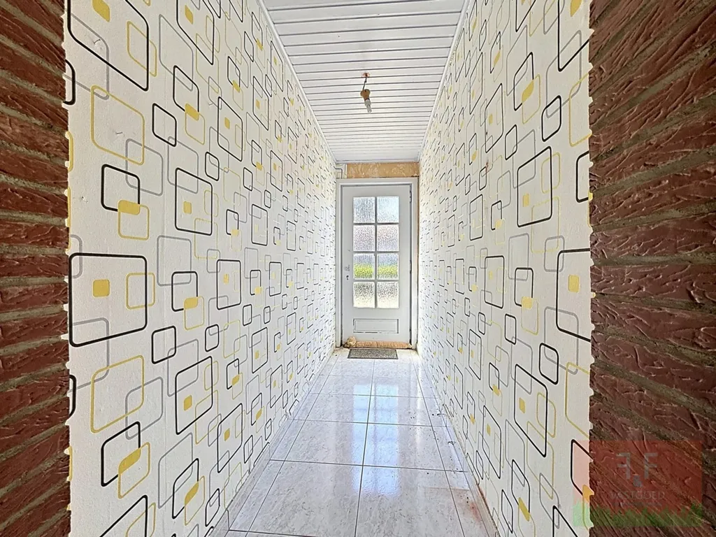 hallway_entrance