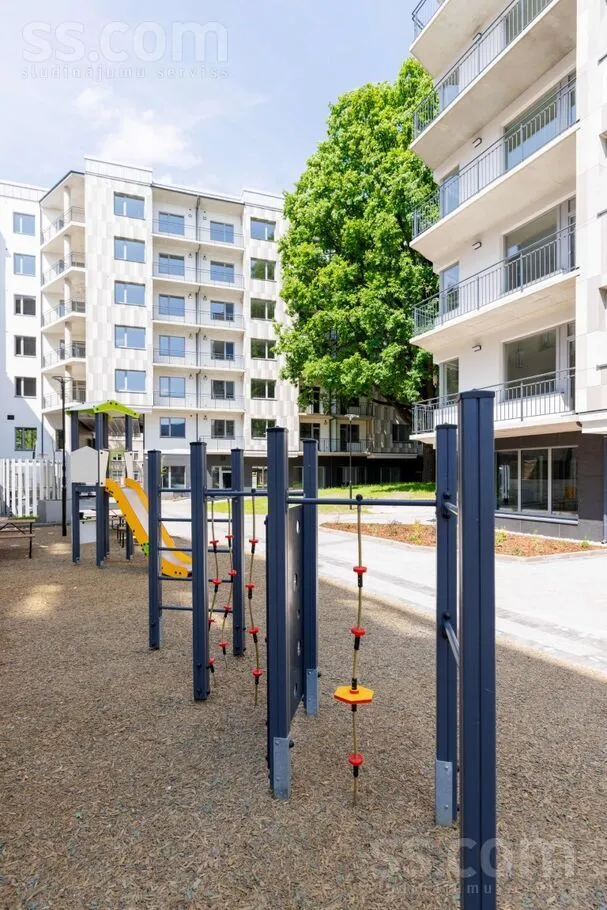 Aed - 2-Bedroom Apartment with Balcony in Riga Centre