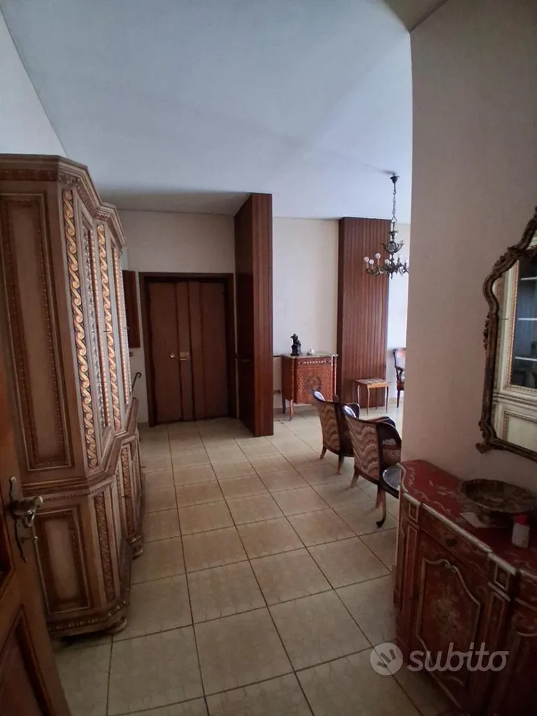 Salle à manger - Apartment with Balcony in Avellino Centre