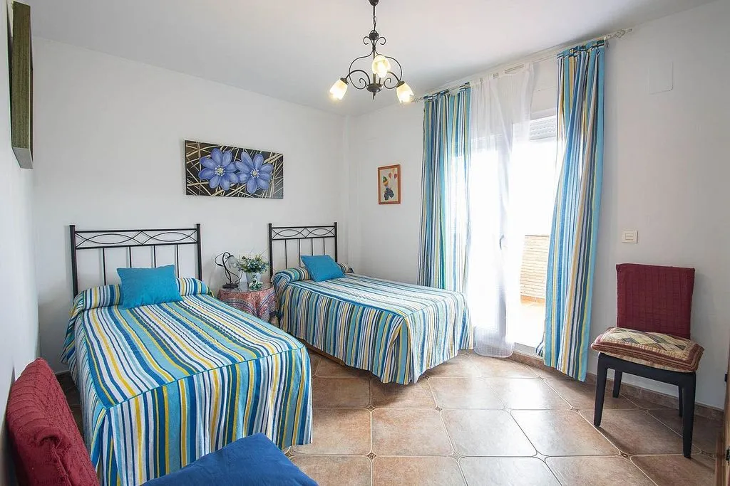 Magamistoad - Chalet with Pool and Terrace in Nívar