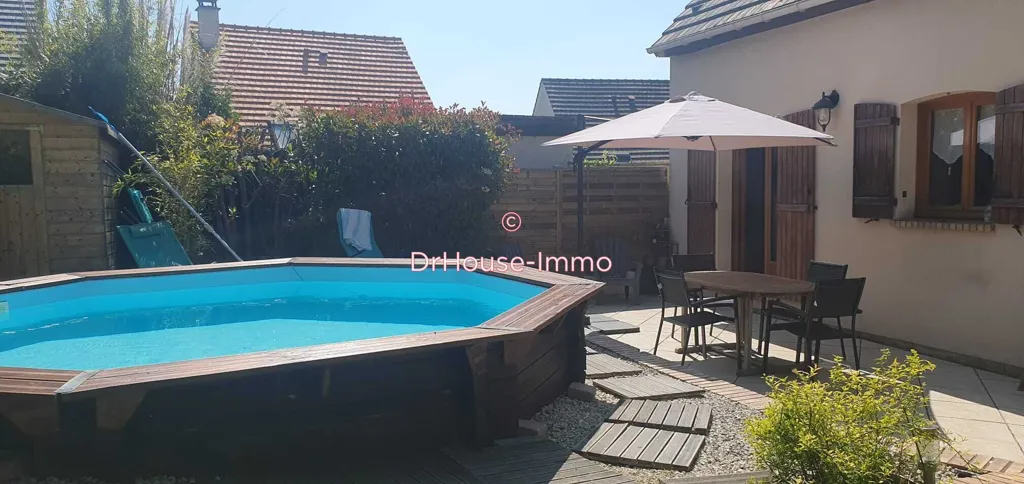 Bassein - Well-Maintained House with Pool in Linas
