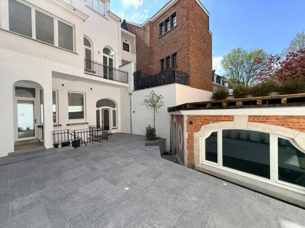 Jardin - Maison Beaux-Arts avec Terrasse à Ixelles
