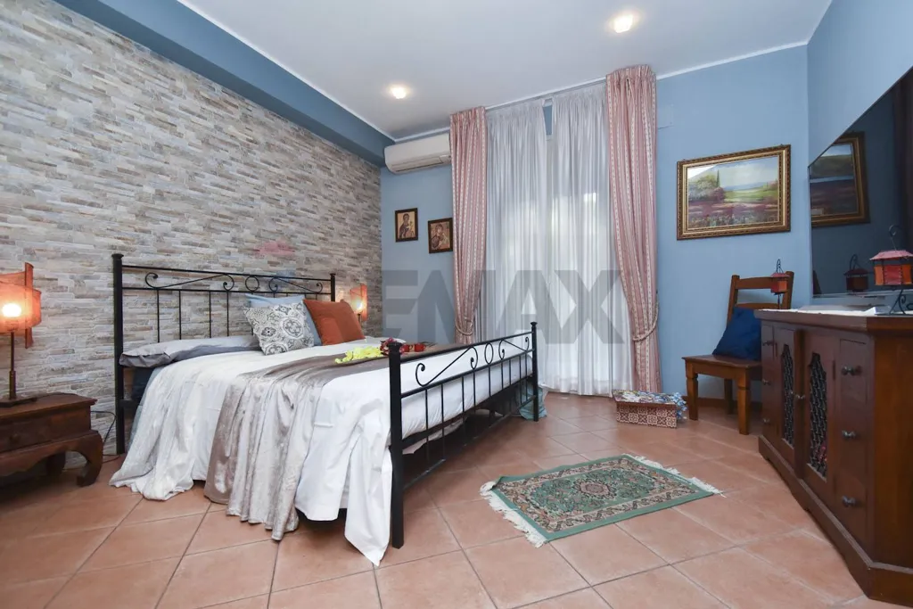 Maison 8 pièces à IT