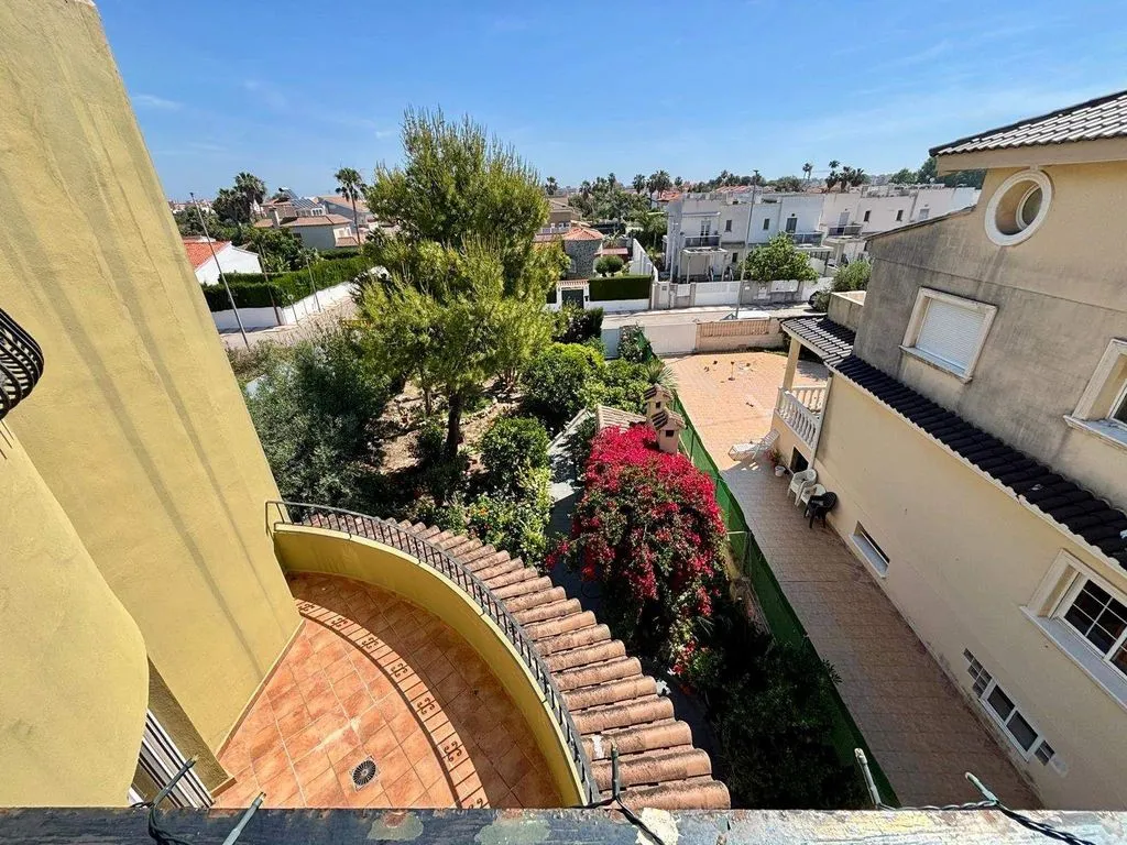 Terrasse - Luxury Detached House with Garden in Daimús