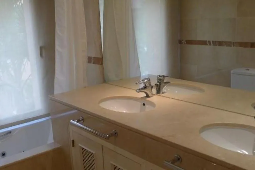 Salles de bain - Beachside Flat with Pool in Marbella