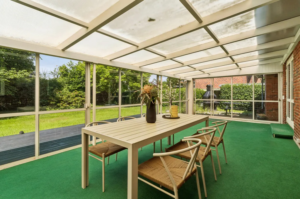 Terrass - Fenced Villa with Garden in Brøndby