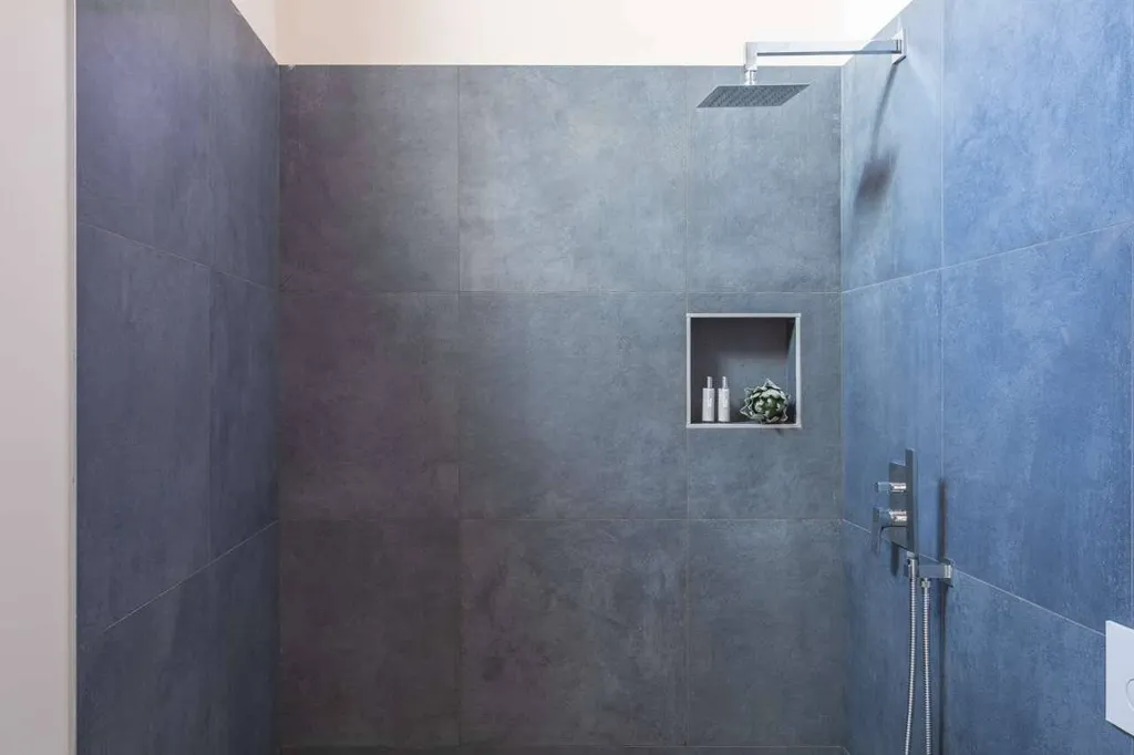 Salles de bain - Mansard Apartment with Lift in Busca
