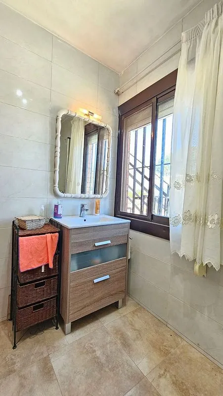 Salles de bain - Rustic House with Pool near Zaragoza