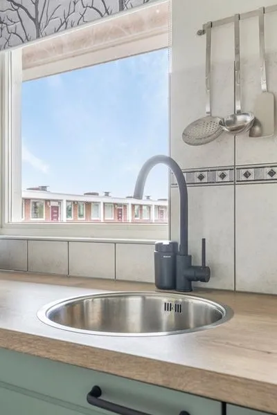 Cucina - 3-Bedroom Flat with South Balcony in Gorinchem