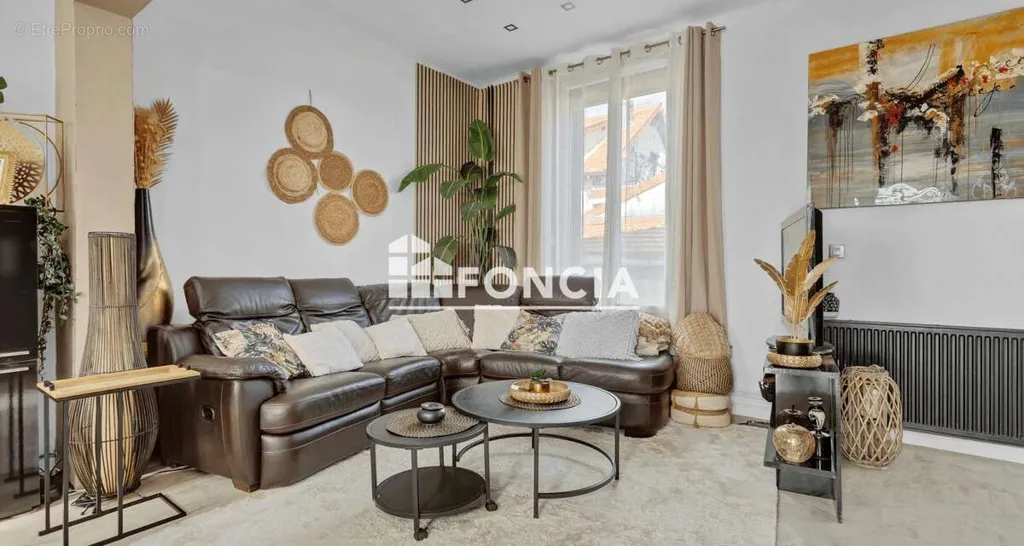 Elutuba - Two-Unit Property with Garden in Massy