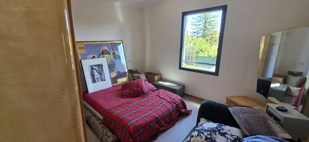 Chambres - Maison en Bois avec Terrasse à Saint-Benoît Ermitage