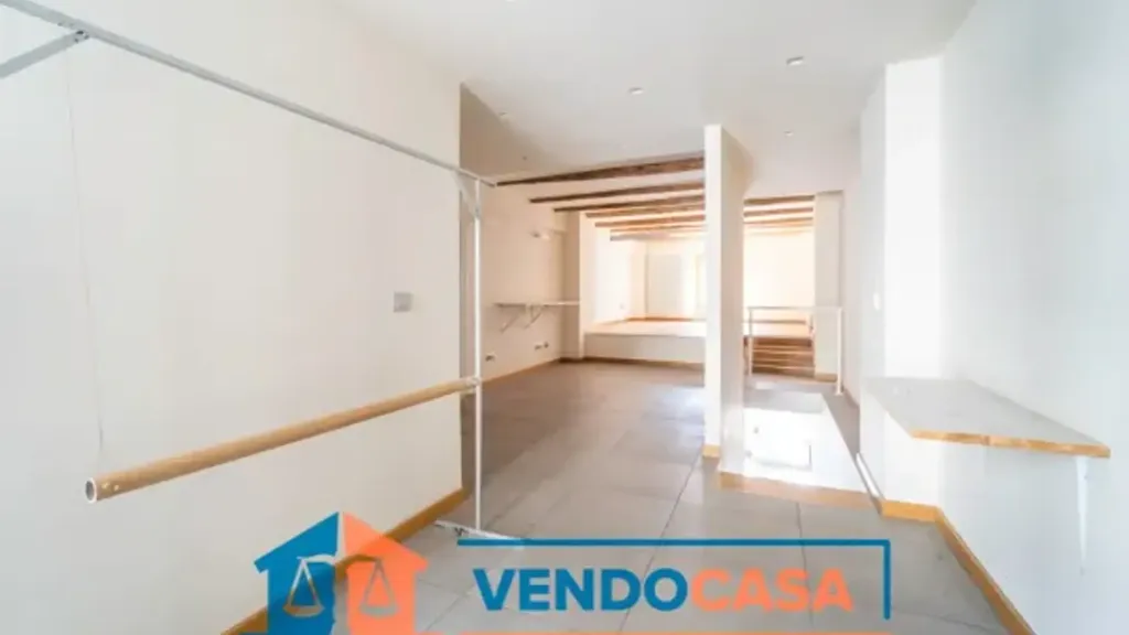 Pièces - Office Space with Balcony in Cuneo