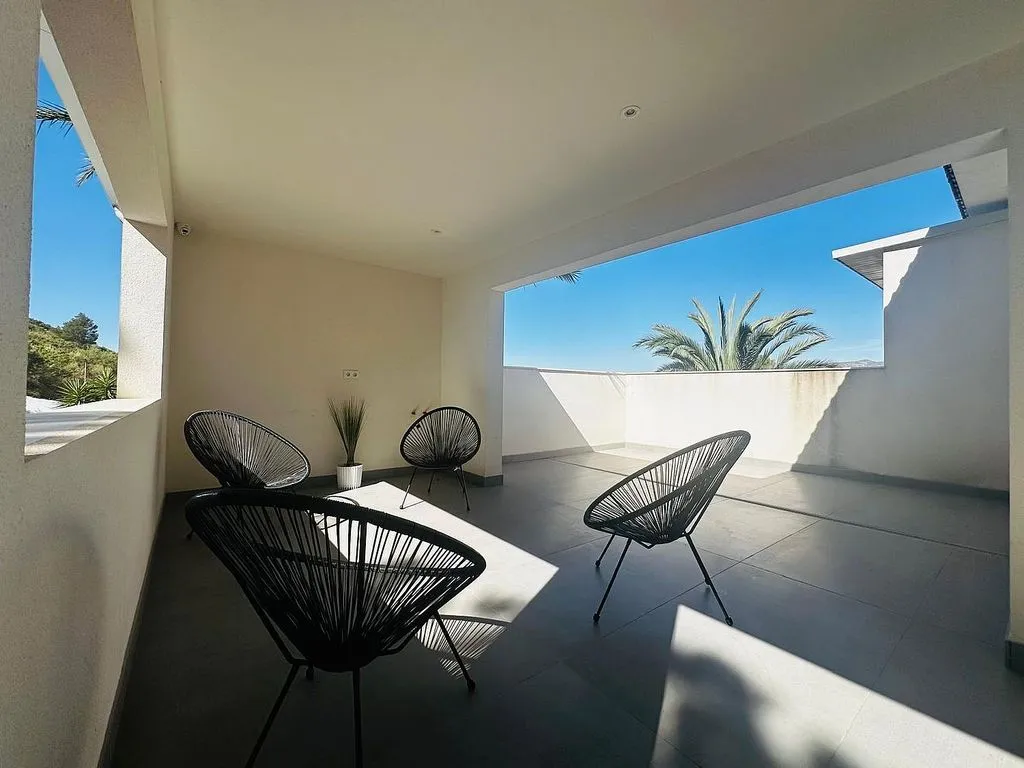 Terrasse - Villa with Pool and Apartments in Elda