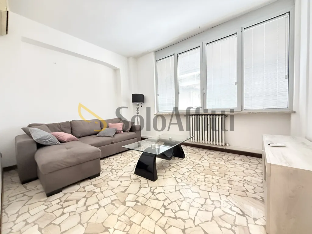 Elutuba - Spacious Apartment with Balcony in Forlì Centre