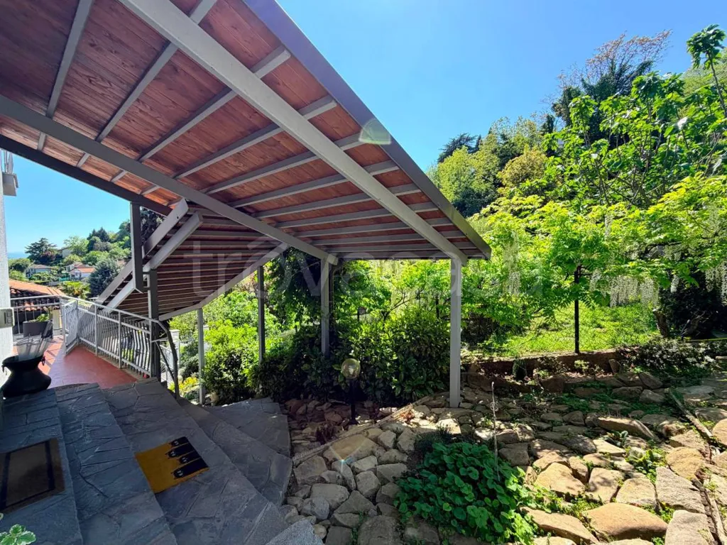 Terrazza - Restored Villa with Garden in Bra