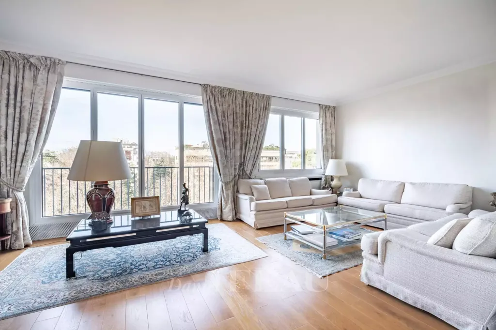 Séjour - Triplex avec Terrasse Panoramique à Neuilly-sur-Seine