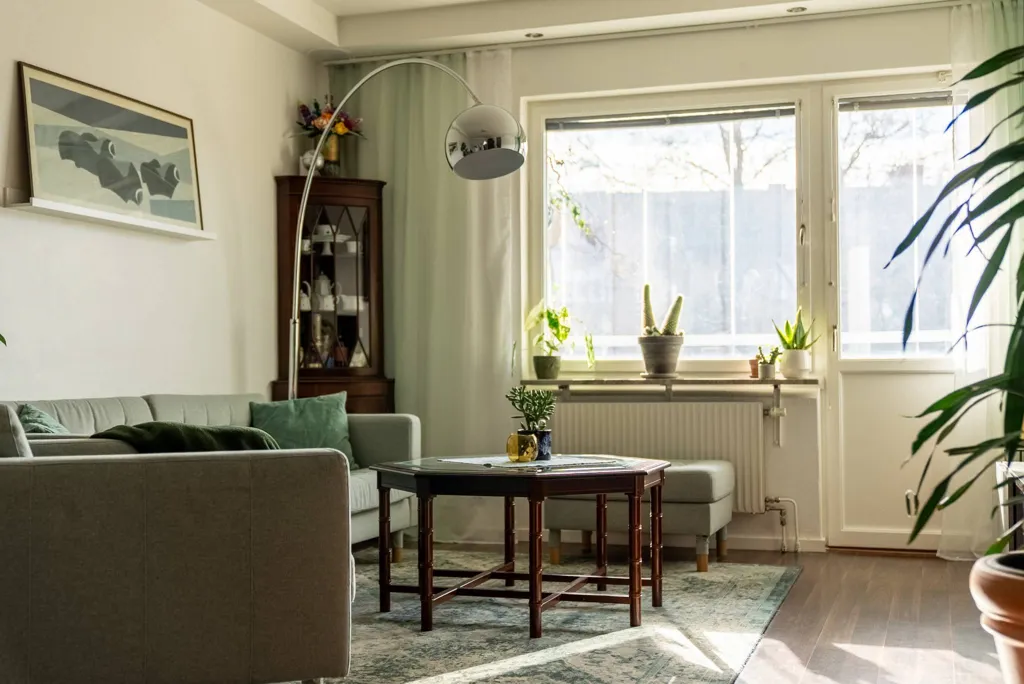 Elutuba - 50s Flat with South-Facing Balcony in Gideonsberg