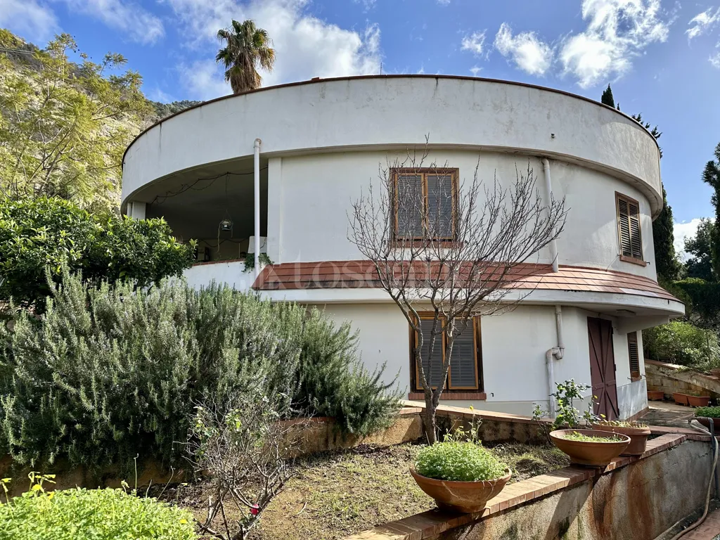 Välivaade - Luxury Villa with Circular Design in Palermo