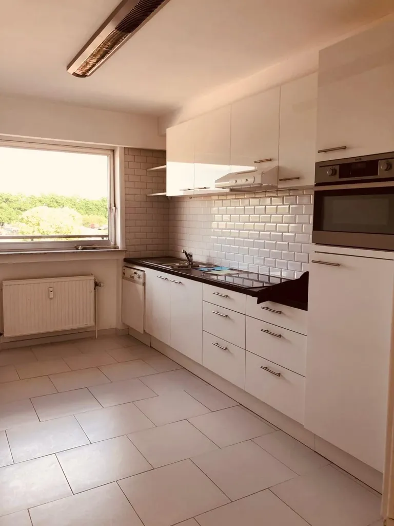 Cucina - Light-Filled Apartment with Balconies in Heverlee